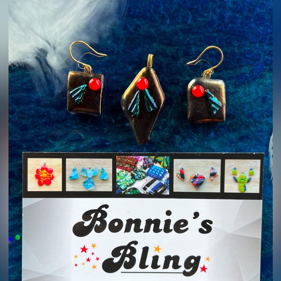 Bonnie’s Bling One Of A Kind Fused Glass Jewelry and Accessories to Wear. - Picture 2 of 15